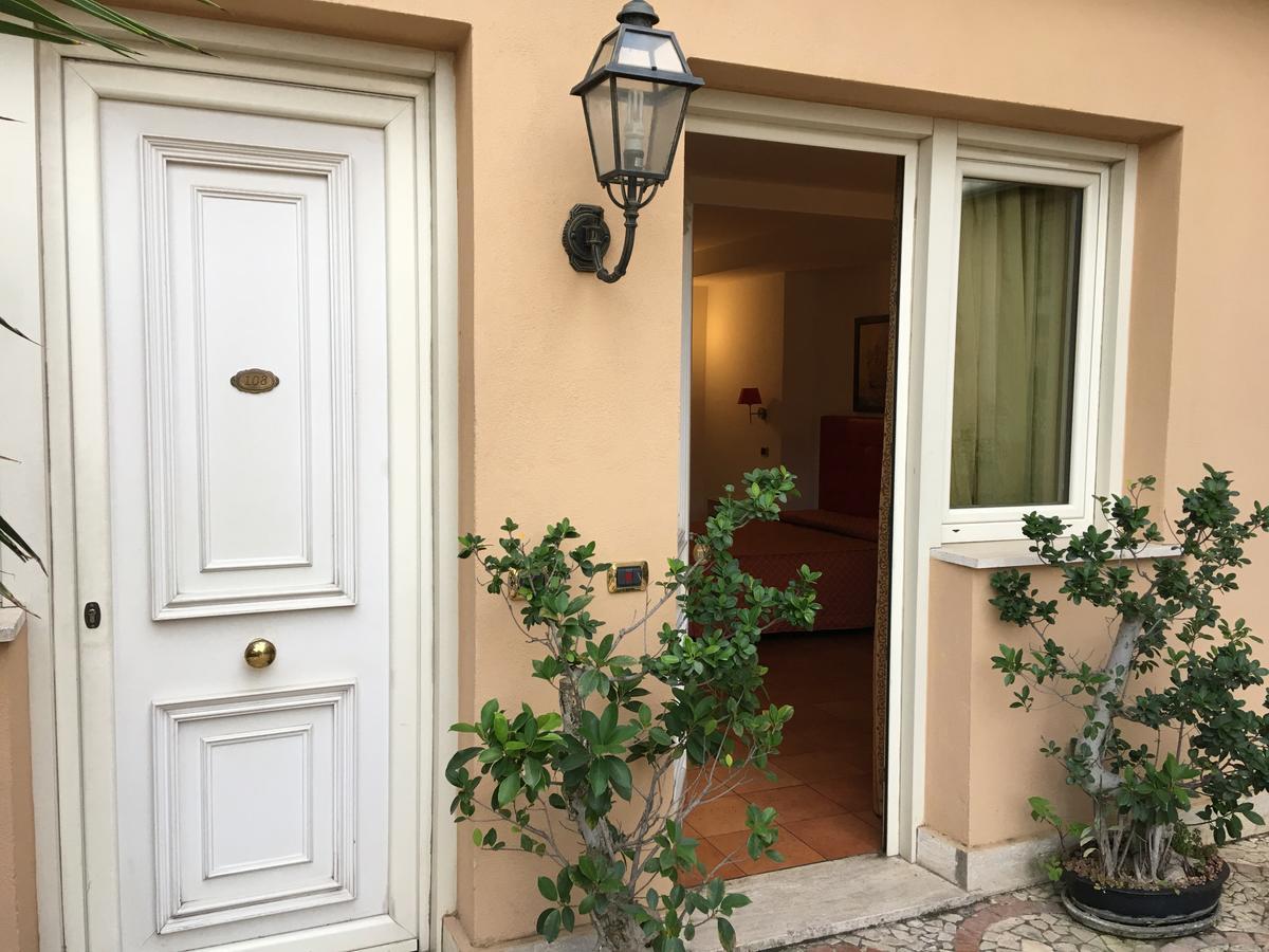 Hotel Quadrifoglio Roma Eur Exterior photo