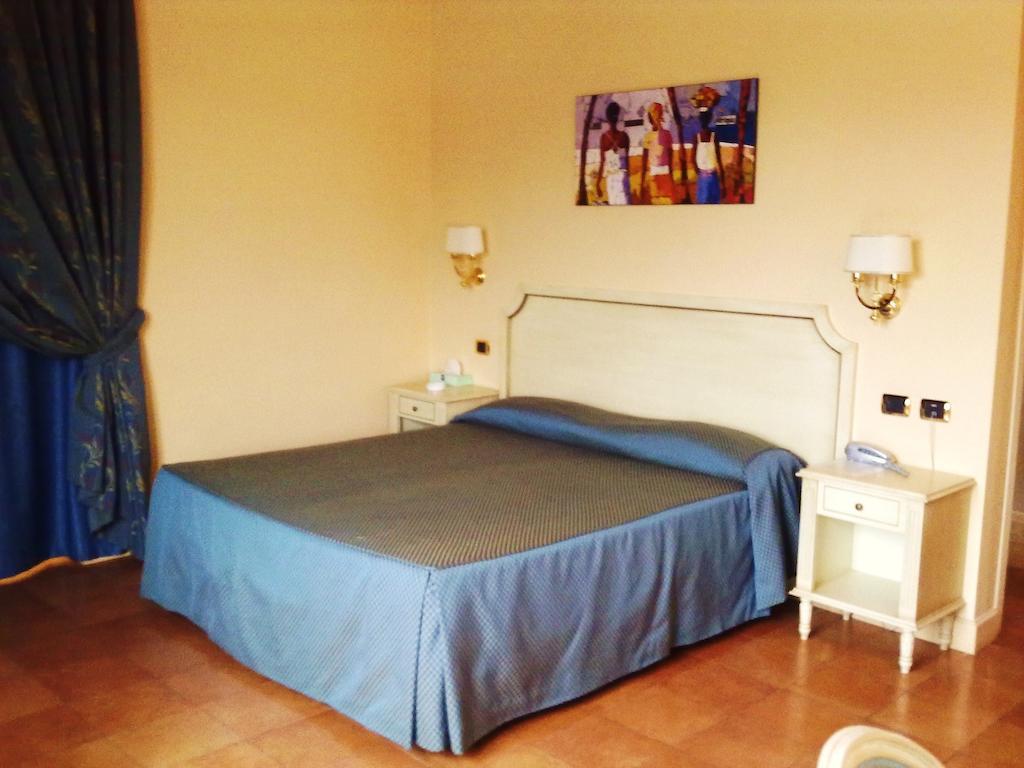 Hotel Quadrifoglio Roma Eur Exterior photo
